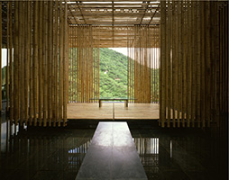 Great (Bamboo) Wall@2002@Photo: Satoshi Asakawa