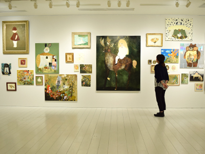 飴色の光と落ち栗色の絨毯