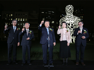 虎ノ門ヒルズ パブリックアート《ルーツ》完成披露セレモニー