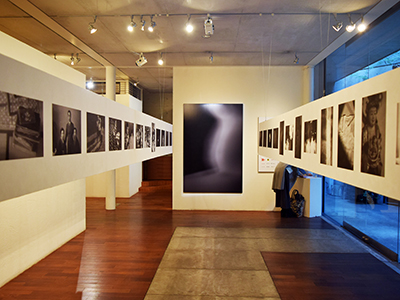 古賀絵里子写真展「Tryadhvan」