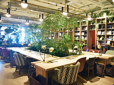 カフェ+ワークラウンジ「PARK6」オープン