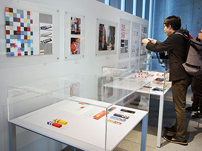 新・ケータイ INFOBAR 展