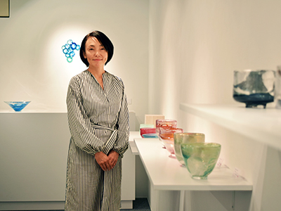 イイノナホ ガラス作品展「碧(みどり)の輪 -Wheel of Fortune-」