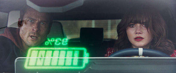 グレン・パウエル,エミリア・ジョーンズ