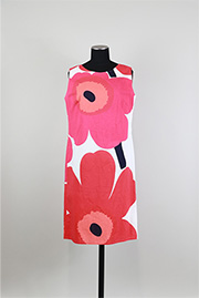 �}�āF�}�C���E�C�\���s�E�j�b�R�t1964�N/�N���X�e�B�[�i�E�C�\�� 2003�N &copy; Marimekko Oyj Suomi-Finland Maija Isola/Kristina Isola 1964/2003