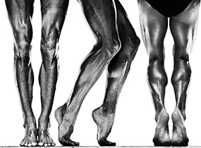 「Ironman Champion Chrissie Wellington Human Body Study 1213」Howard Schatz（Photograph by Howard Schatz from Schatz Images: 25 Years（Glitterati, Inc. 2015））
