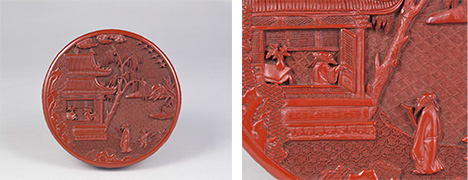 堆朱楼閣人物文大香合（写真右：拡大図）　1枚　木胎漆塗　中国・明時代　15-16世紀　根津美術館蔵
