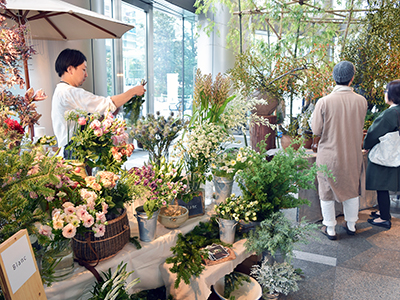 OUR PARKS TORANOMON FLOWER MART 2018 Xmas EDITION 'THANK YOU ALWAYS'