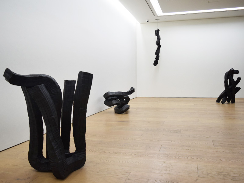 LEE BAEuThe in-betweenv