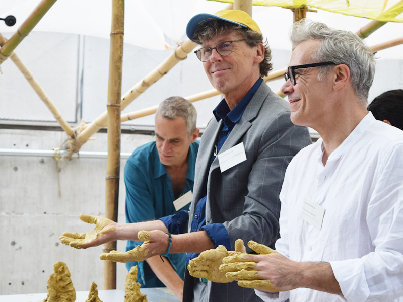���E�����{�A�E�x�������W�F�uWater Works - in the Flow of Making�v