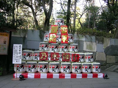 早くもお正月〜御神酒樽で飾られた乃木神社