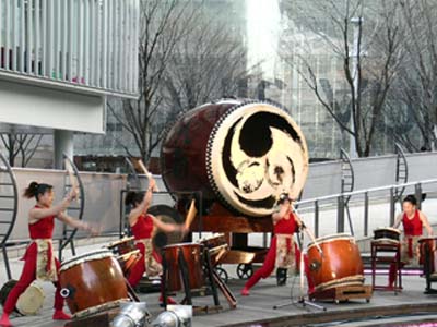 九面太鼓で“YOKOSO !JAPAN WEEKS”スタート