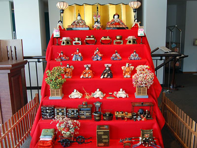 国際文化会館で京風雛人形の展示