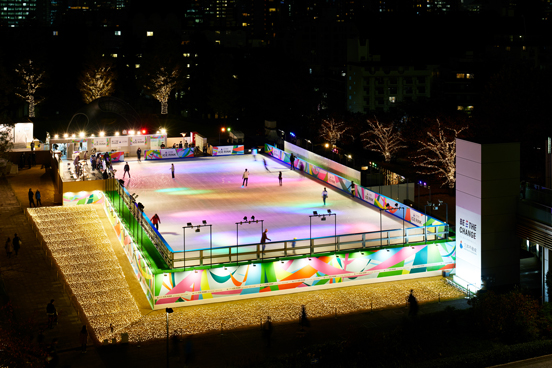 今年もクリスマスシーズンから楽しめる!東京ミッドタウンでアイスリンク営業中