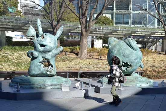 66プラザに、ダニエル・アーシャム×ポケモンのアート作品が期間限定で登場